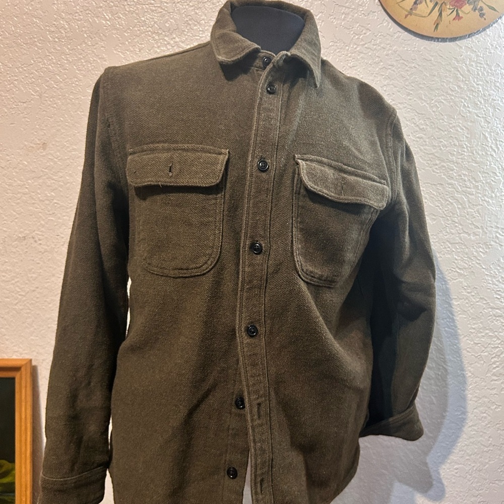 Men's Olive Green Button-Front Shirt Jacket